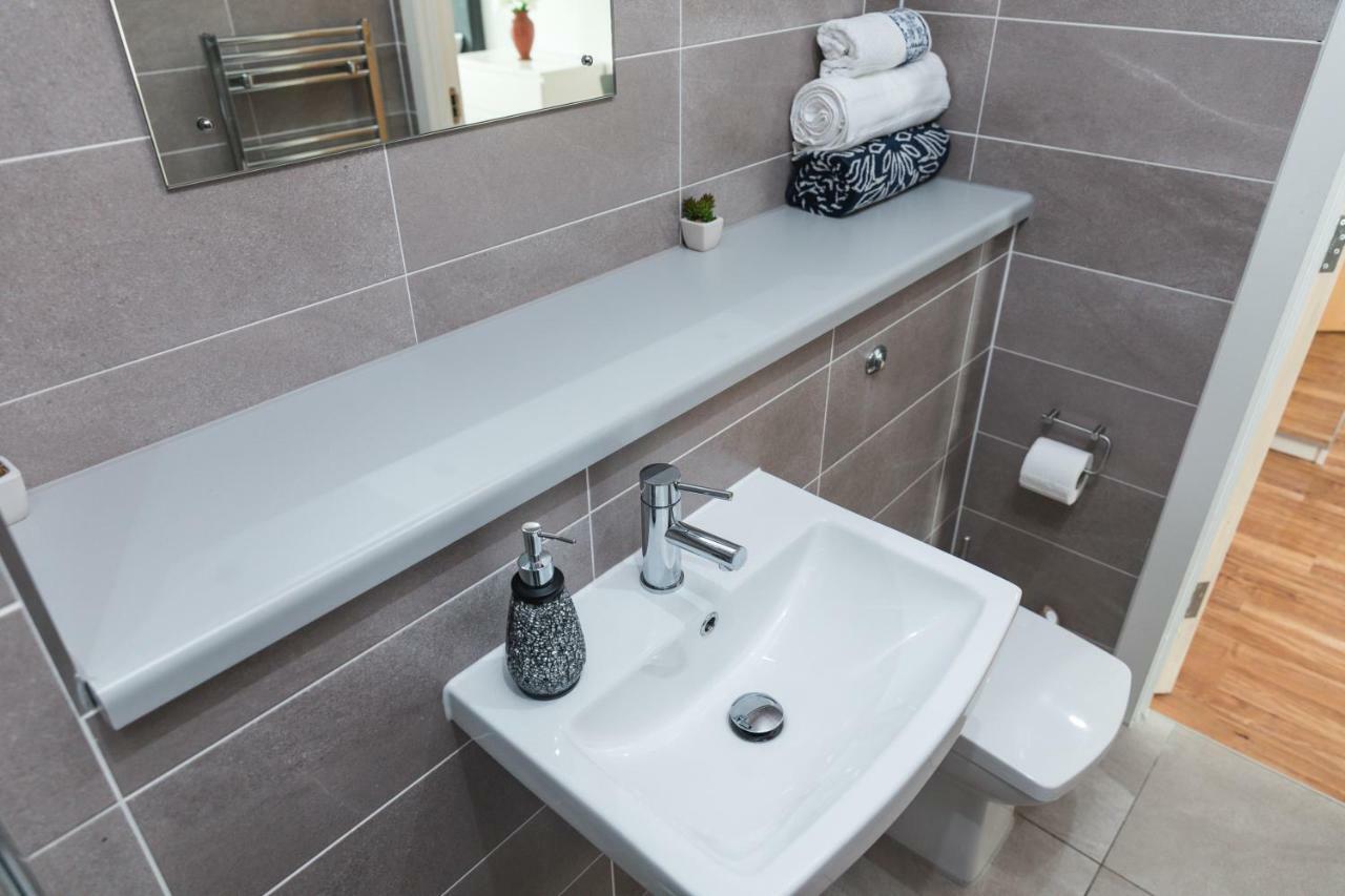 Studio Apartments Free Street Parking Subject To Availability Manchester Dış mekan fotoğraf